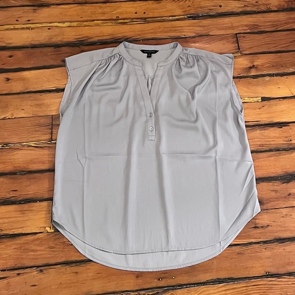 Banana Republic Factory V-Neck Dolman Top | Size Medium - Picture 3 of 13